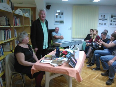 „VEČER S ENESOM KIŠEVIĆEM“ U GRADSKOJ KNJIŽNICI SENJ